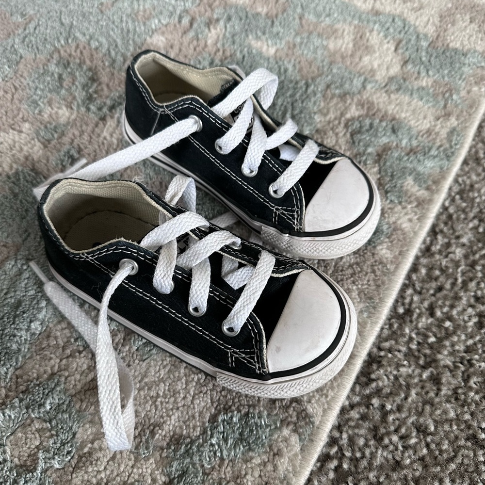Kids converse shoes